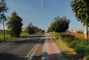 Spojovací silnice mezi Čakovicemi a Miškovicemi