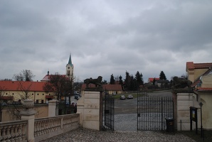 Výhled na náměstí v Mníšku pod Brdy ze zámku