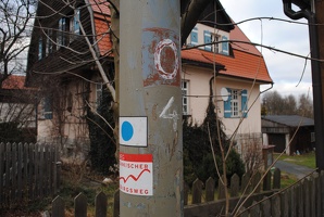 Několik variant turistického značení v Hohenbergu