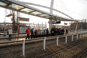 Start pochodu na tramvajové stanici Hlubočepy
