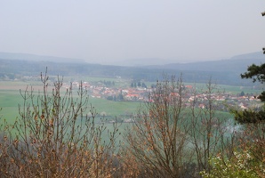Výhled z Točníku na obci Bzová