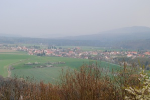 Výhled z Točníku na obci Bzová