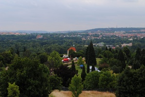 Výhled na Prahu z Botanické zahrady hlavního města Prahy