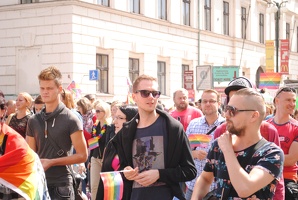 Průvod Prague Pride 2014 u obecního domu na rohu ulice Na Příkopě a náměstí Repubiky