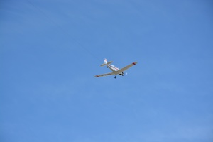 Letadlo nad lesoparkem Letňany