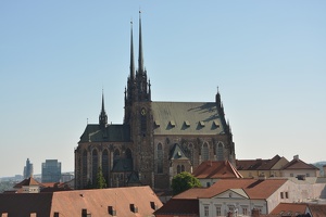 Výhled na Zelný trh s katedrálou svatého Petra a Pavla