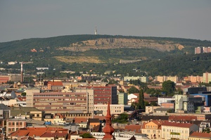 Výhled na Brno a lom Hády z věže katedrály svatého Petra a Pavla