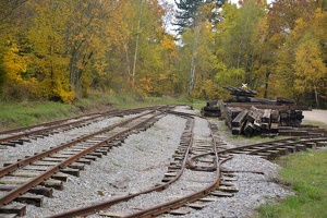 Koleje úzkorozchodné trati v Solvayových lomech