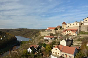 Výhled na Znojemský hrad a Dyji z věže kostelu svatého Mikuláše