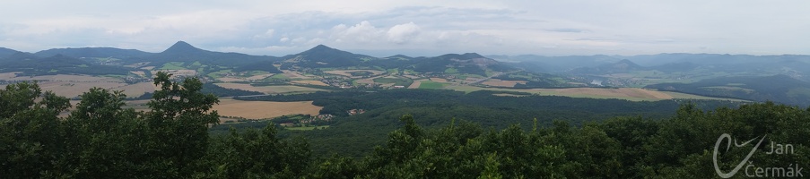 Panoramatický výhled z Lovoše