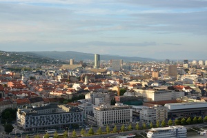 Výhled na Bratislavu z vyhlídky UFO