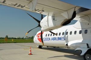 Letadlo ATR registrace OK-MFT společnosti ČSA na letišti Praha