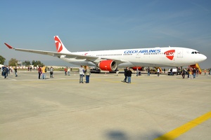 Airbus A330 registrace OK-YBA společnosti ČSA na letišti v Bratislavě
