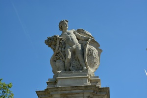 Socha u Buckinghamského paláce